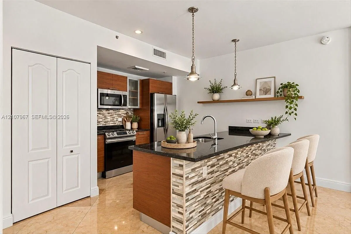 Two Midtown Miami Condo — Photo 4