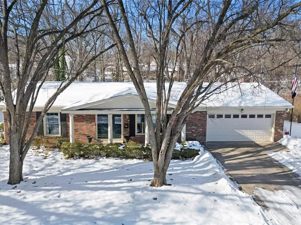 2326 Briarcliff Dr, Alton, IL 62002