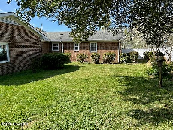 4th image of 315 Hampton Drive