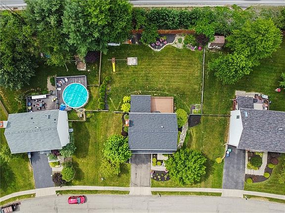 2nd image of 358 Valerie Dr