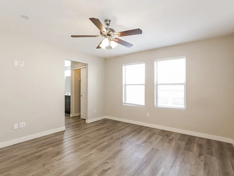 7563 Bethel Cove Ct — Photo 8