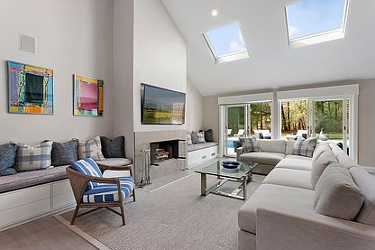 2nd image of 8 Polo Grounds Ln