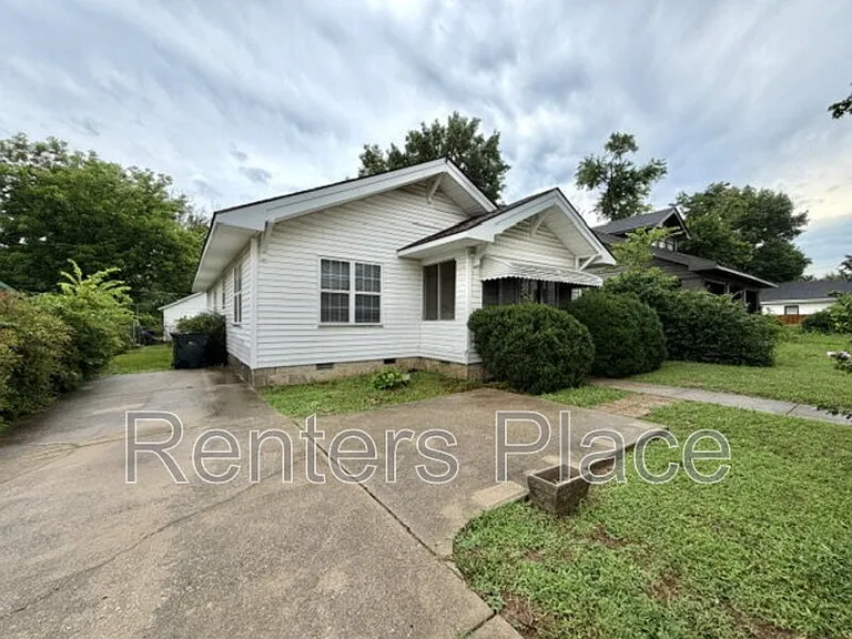 204 S Birch St — Photo 2