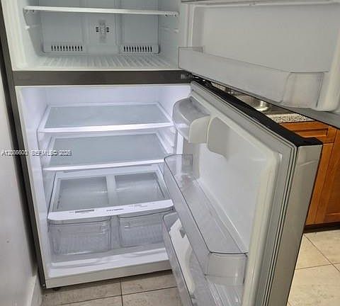 4th image of 2000 Madison St #3