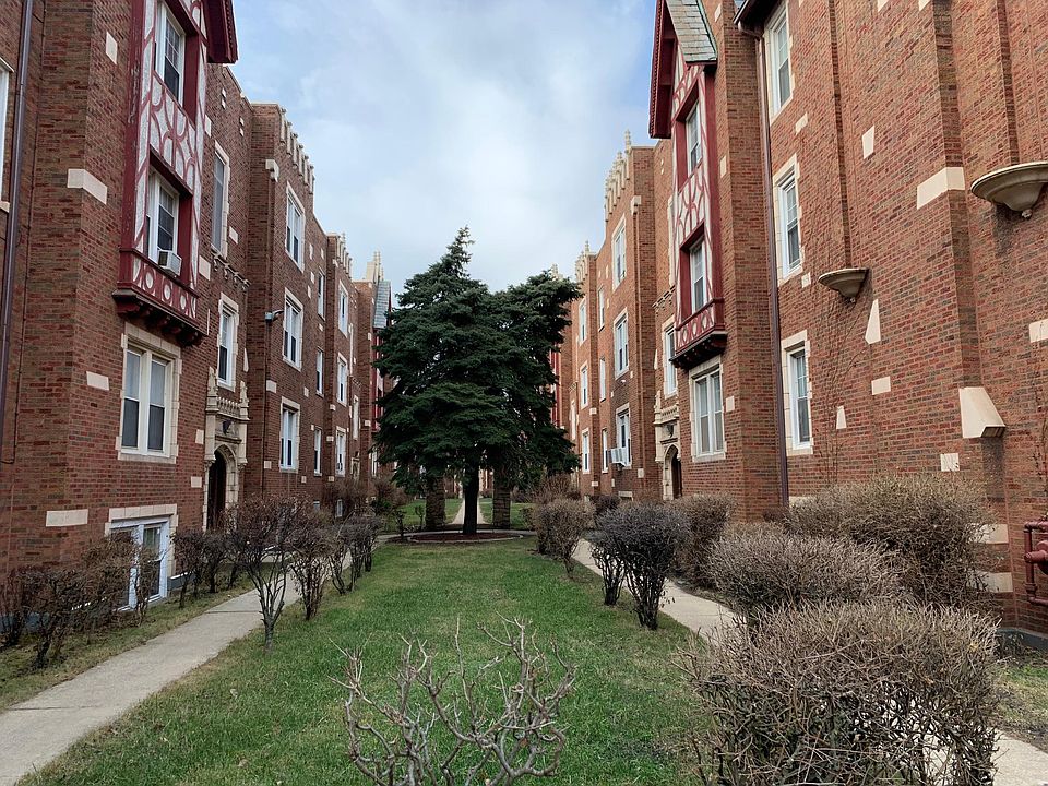 1st image of 4840 1/2 S Drexel Blvd APT 1E