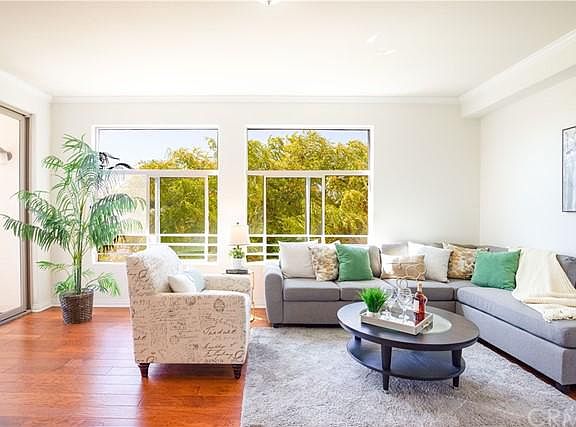 3rd image of 1630 Gramercy Ave #4