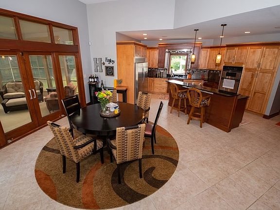 5th image of 60730 Creekstone Dr