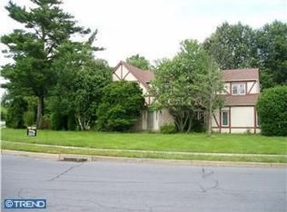 1400 Barton Dr, Fort Washington, PA 19034