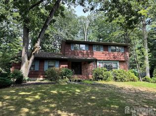 4 Amanda Ct, East Brunswick, NJ 08816