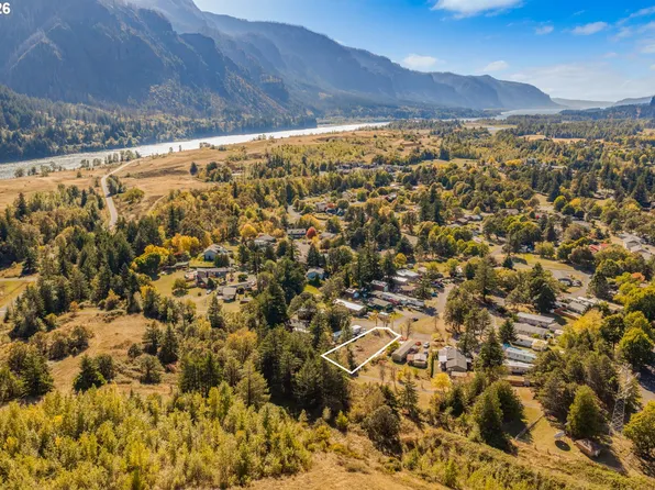 813 Celilo St, North Bonneville, WA 98639