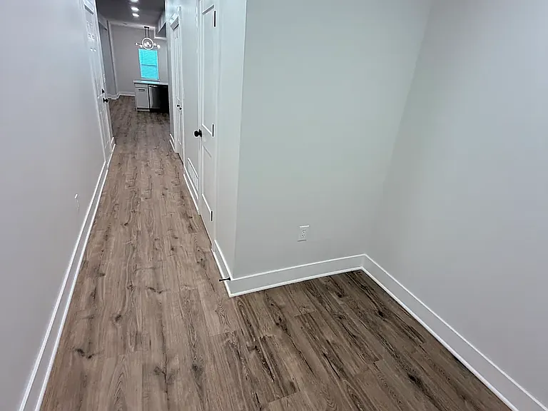 2027 Agnes Ave — Photo 10