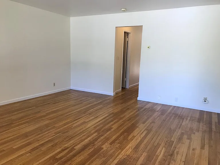 3030 Walgrove Way — Photo 5