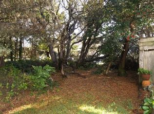 18 Skinny's Ln, Crescent City, CA 95531