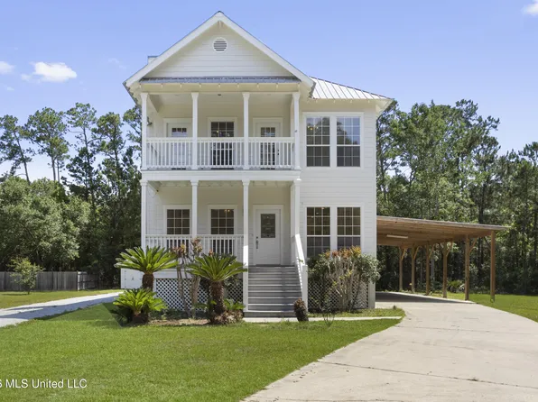 110 Elmwood Dr, Pass Christian, MS 39571