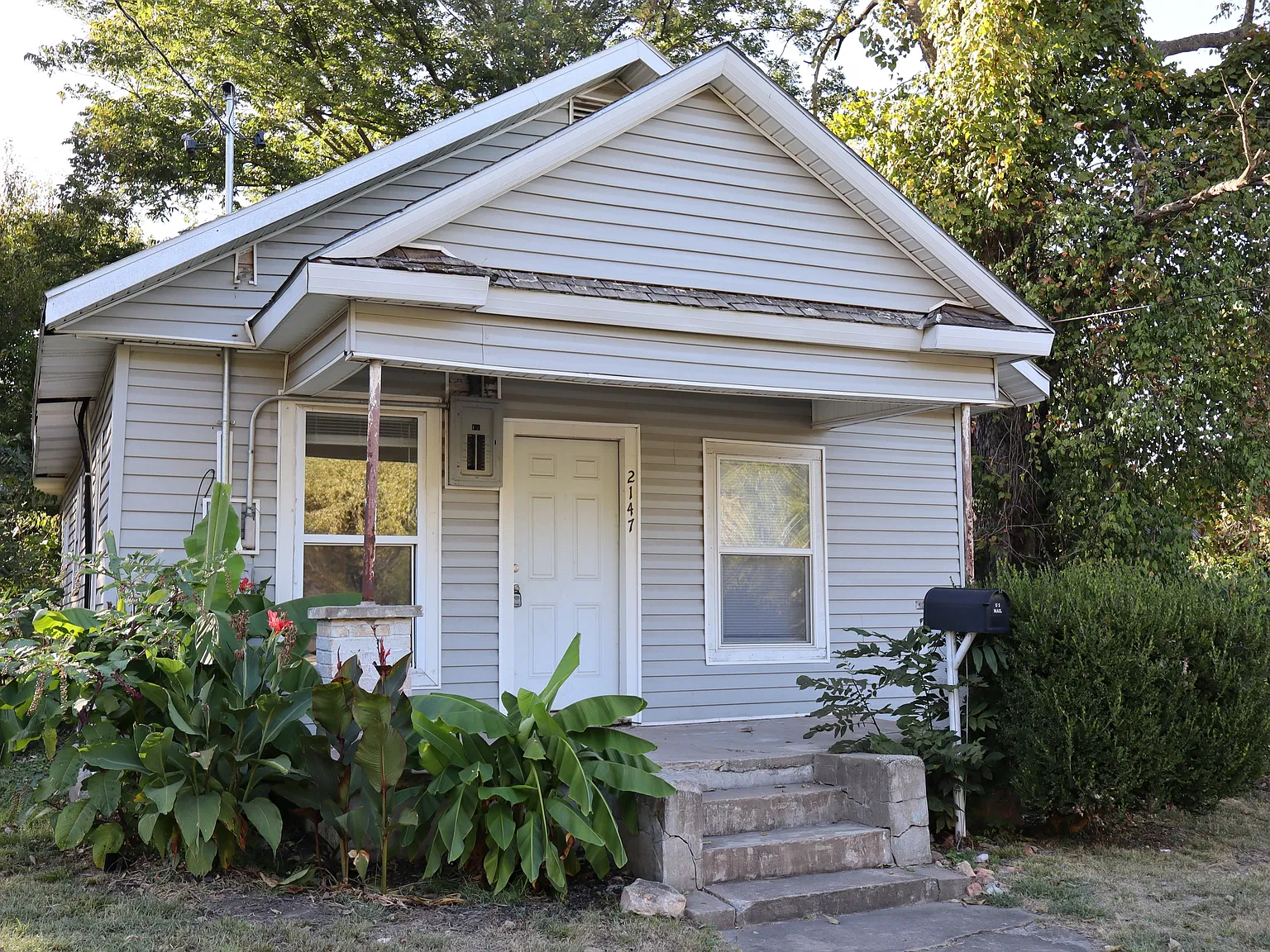 2147 North Newton Avenue - 1 — Photo 1