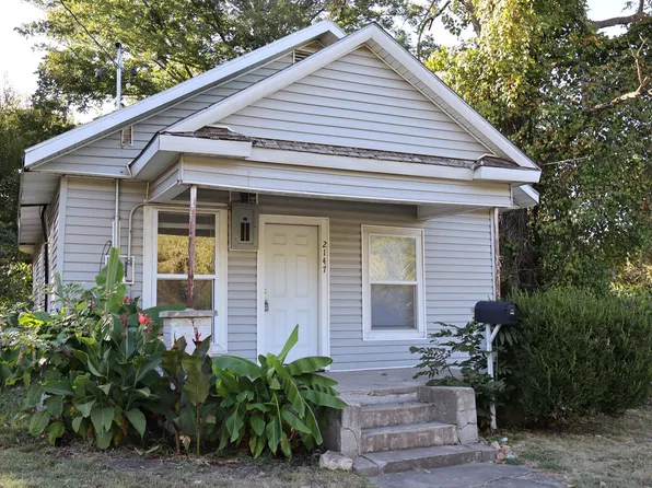 2147 N Newton Ave, Springfield, MO 65803