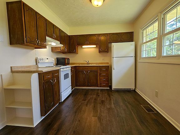 2nd image of 108 Princeton Dr