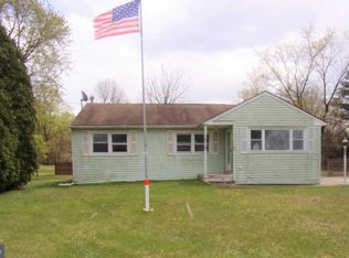 8 Deb Lynn Dr, Sicklerville, NJ 08081