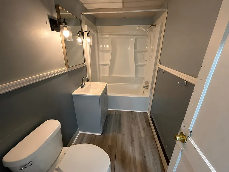 164-166 Woodlawn St #3 — Photo 14