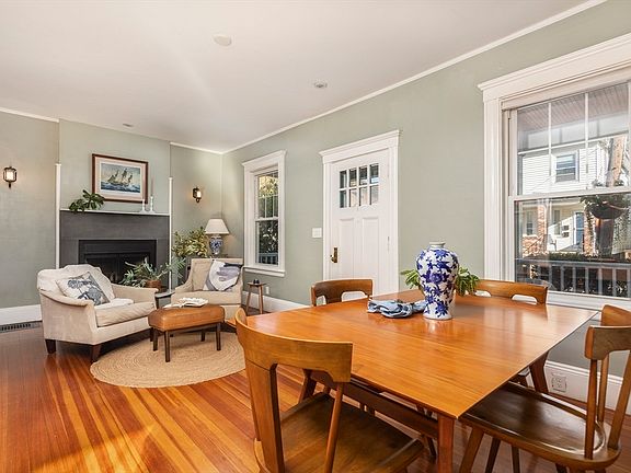 5th image of 7 Essex Ave