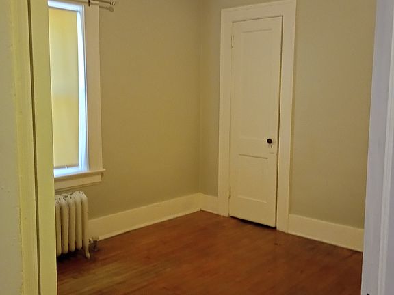 4th image of 1076 Jefferson Ave APT 1