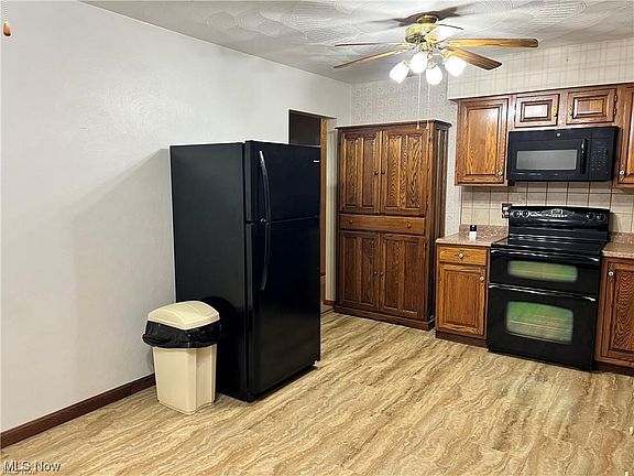 4th image of 16594 Valley Dr