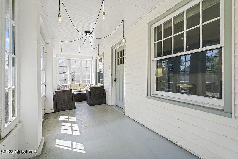 4th image of 15 Knowles Terrace