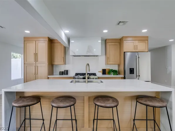 2729 Fire Water Ct, Las Vegas, NV 89117