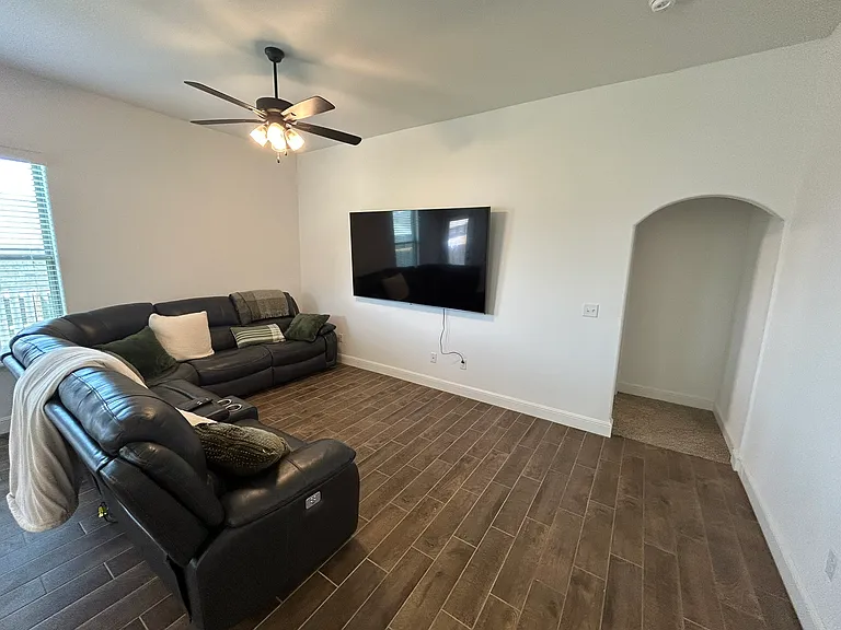 2040 Periwinkle Pl — Photo 3