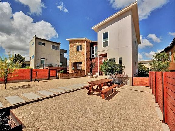 3rd image of 5404 Sendero Hills Pkwy
