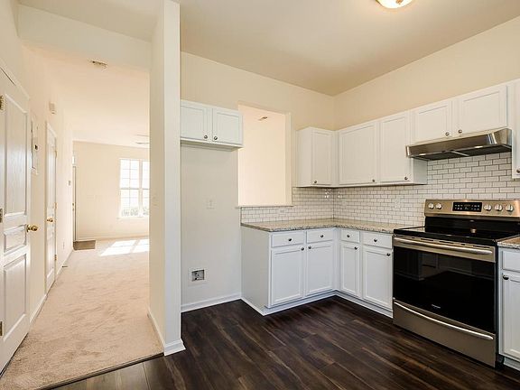 3rd image of 3023 Nevin Place Dr