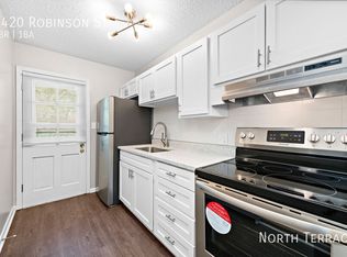 8420 Robinson St, Overland Park, KS 66212