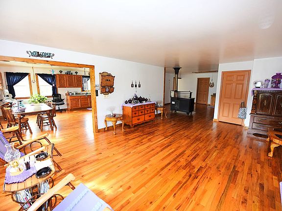 3rd image of 370 Crail Hope Rd