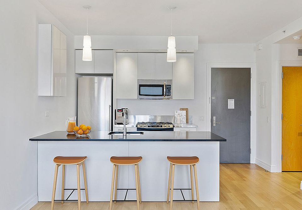 1st image of 550 W 54th St #1152