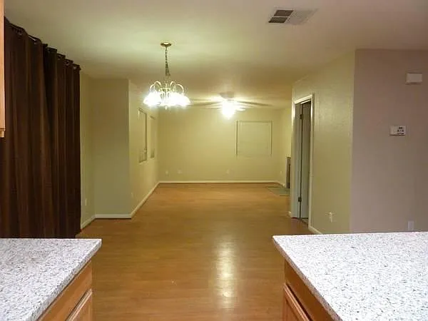 985 Weeping Willow Ct — Photo 6