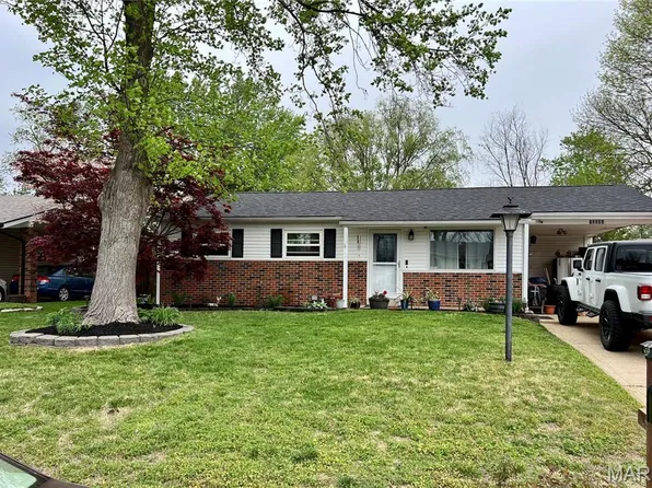 12033 Colonial Dr, Maryland Heights, MO 63043