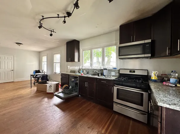 15 Taylor St #1A, Medford, MA 02155