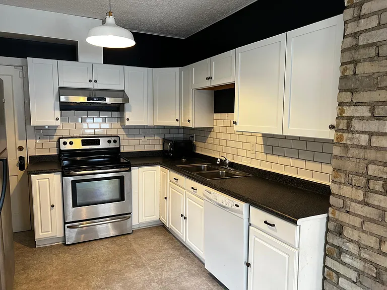 1334 Lafond Ave — Photo 10