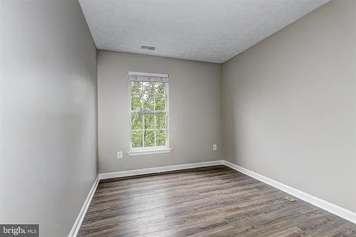 9306 Vanguard Ct — Photo 13