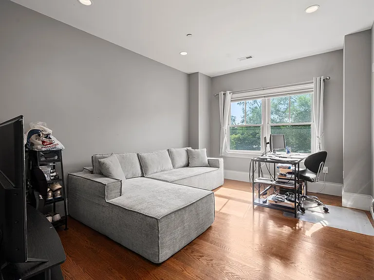 11 Howell St #2 — Photo 17