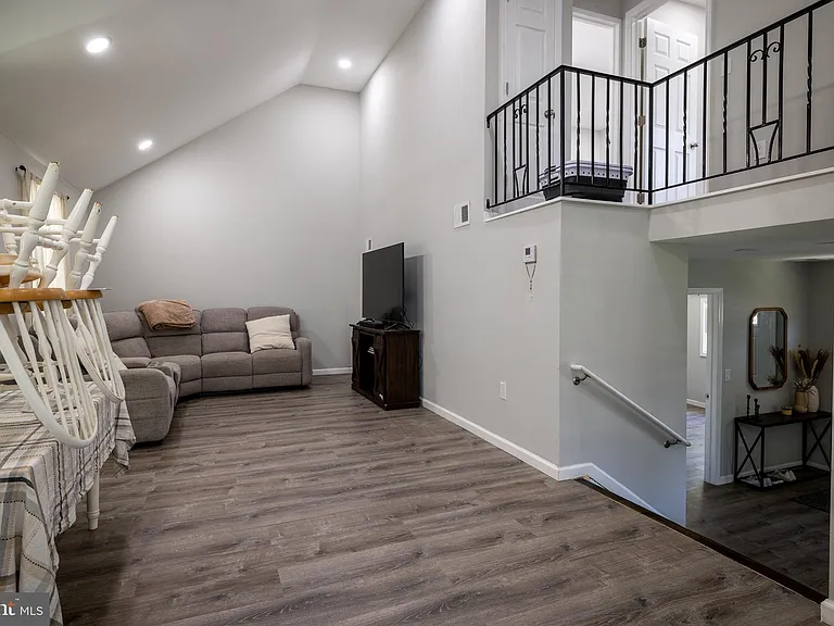 21 Dixmont Ave — Photo 10