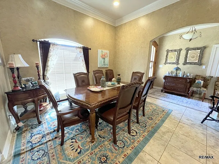 615 Picketts Mill Dr — Photo 2