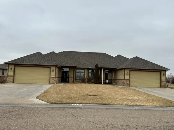 1712 Oakmont Ave, Great Bend, KS 67530