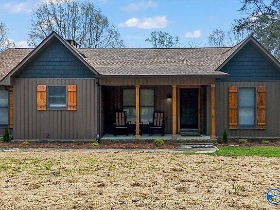 3rd image of 211 Bluff Pointe Rd