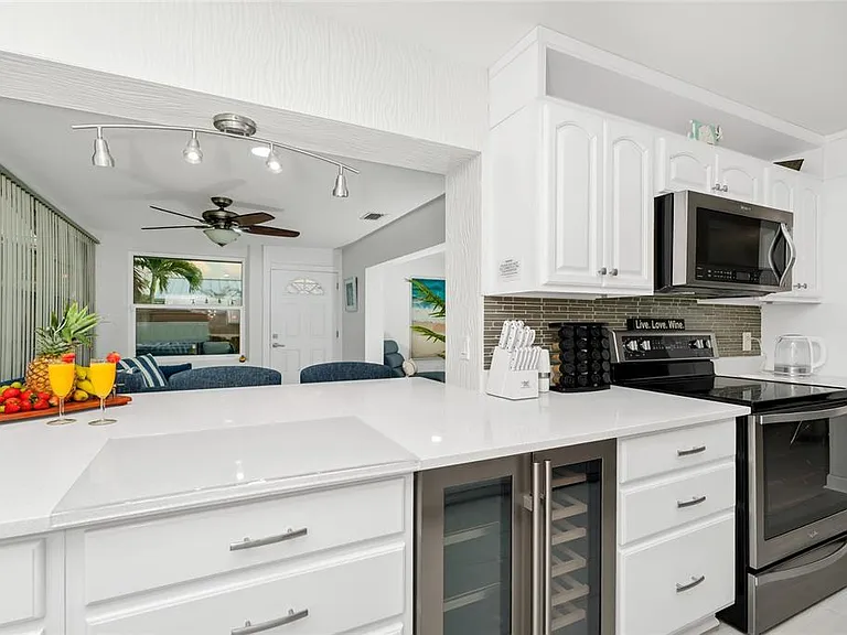 363 Harbor Dr — Photo 11
