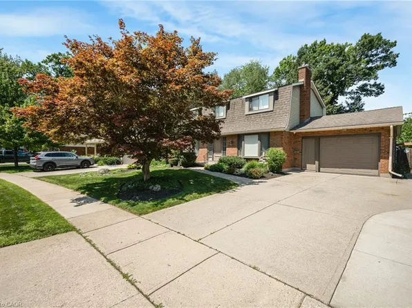 30 Westwood Cres, Cambridge, ON N1S 3W6