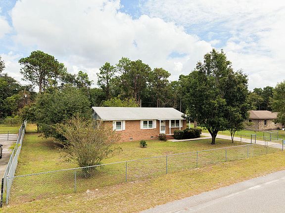 4th image of 227 Carolina Cir