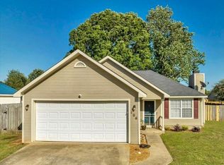 106 Bessermer Dr, Bonaire, GA 31005