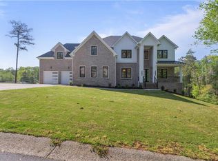 208 Indian Hills Trl, Marietta, GA 30068