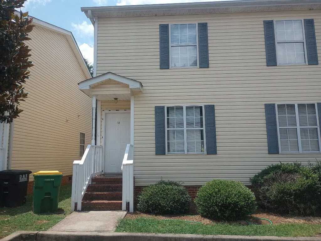2 bed, 1.5 bath, $1,000 — Photo 2